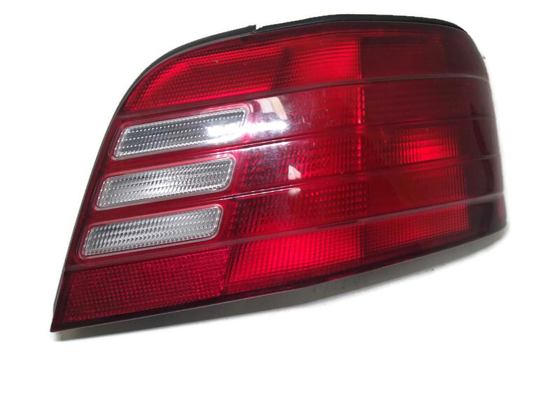 99 00 01 Mitsubishi Galant Right Passenger Side Tail Light