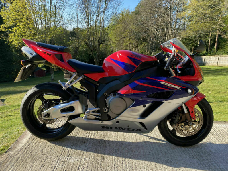 Honda CBR1000RR Fireblade 2005 Red Full History Clean Bike