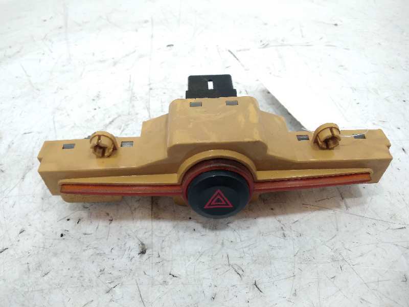 937901d000 Bouton De Warning Pour Kia Carens Ii Limusina 2.0 Crdi 2002 170357