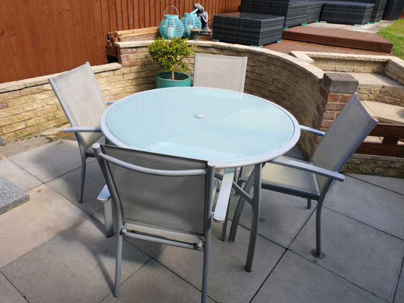 Garden table and chairs set | in Swindon, Wiltshire | Gumtree