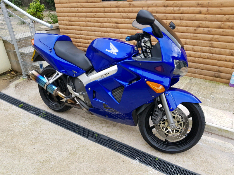 Honda vfr800 2000