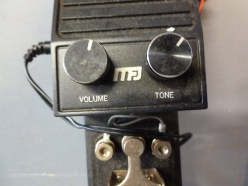 MFJ-557 Morse Code Practice Oscillator With Key. Speaker / Headphone Jack