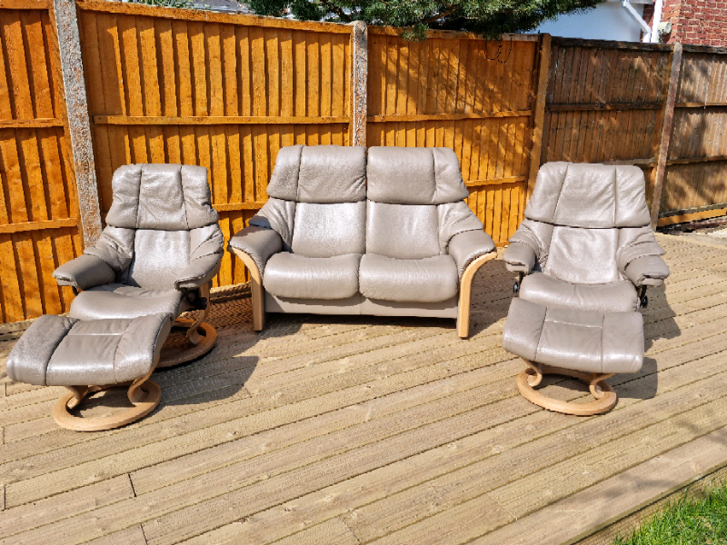 Ekornes Stressless Leather Recliner Armchairs And Recliner Sofa 5 Piec in Bournemouth, Dorset