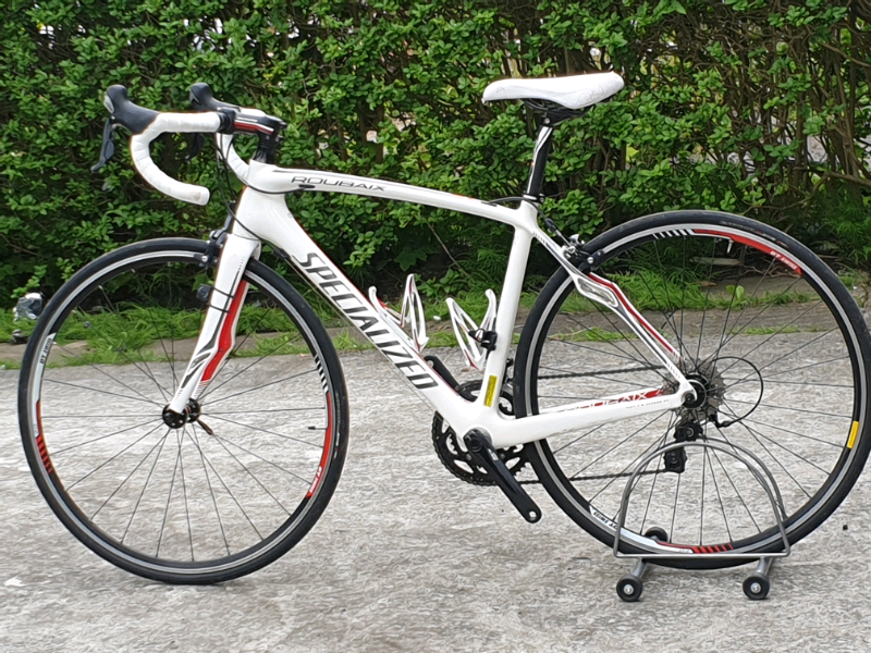 specialized carbon road bicycles