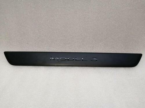 TESLA MODEL 3 Front Left Door sill 1504763-00-B Einstiegsleiste Vorne Links