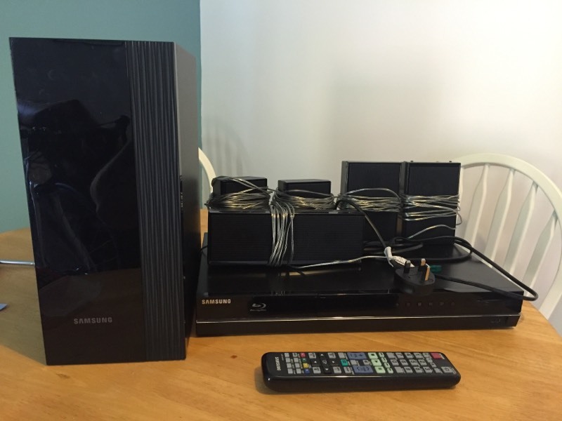 Samsung HTD4500 5.1 Bluray / DVD player home cinema surround sound