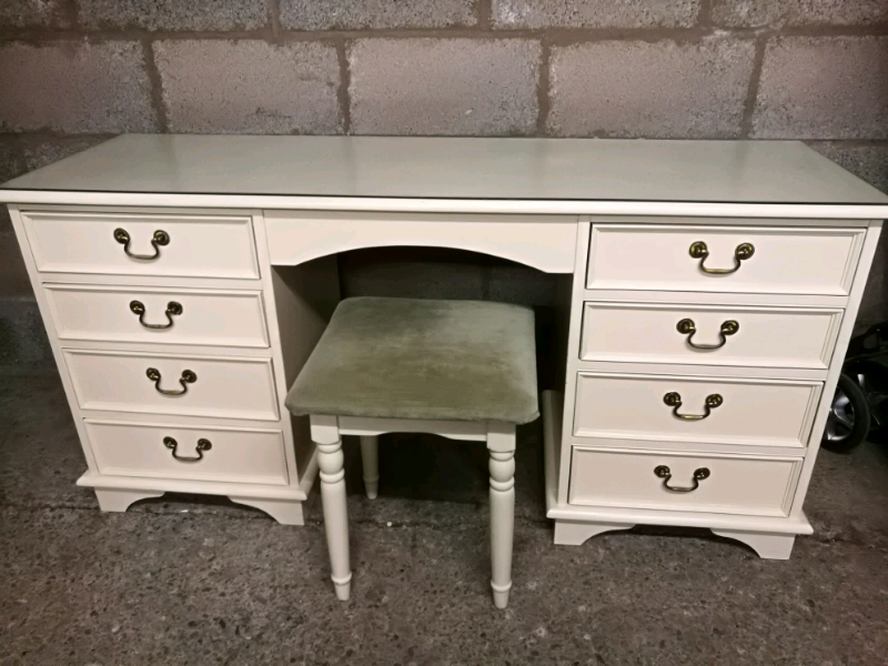 Stunning cottage cream dressing table and stool | in Cardenden, Fife | Gumtree
