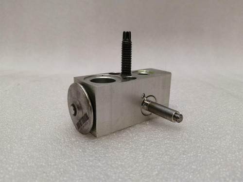 TESLA MODEL 3 A/C Conditioner Valve 1101878-00-A Ventil