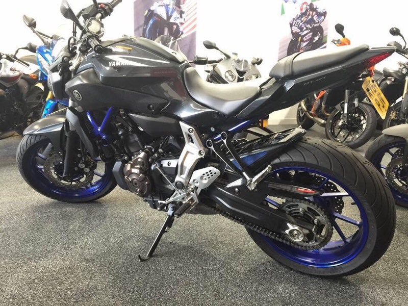 mt 07 akrapovic titanium exhaust