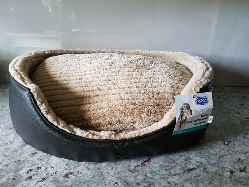 Dog bed/basket in luxury faux leather from RSPCA for a medium dog in