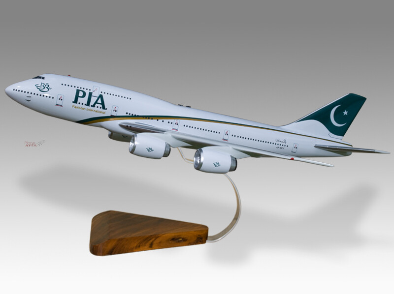 【美品】【限定レア品】ボーイング747-300 パキスタン航空 1／400 美品】【限定レア品】ボーイング747-300 パキスタン航空 1／400