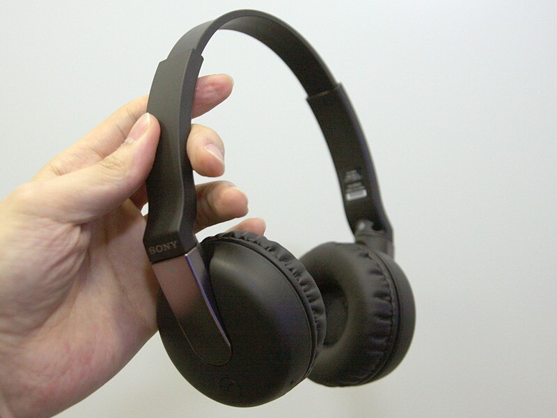 Sony DRBTN200 Wireless Bluetooth Headphone in Luton, Bedfordshire