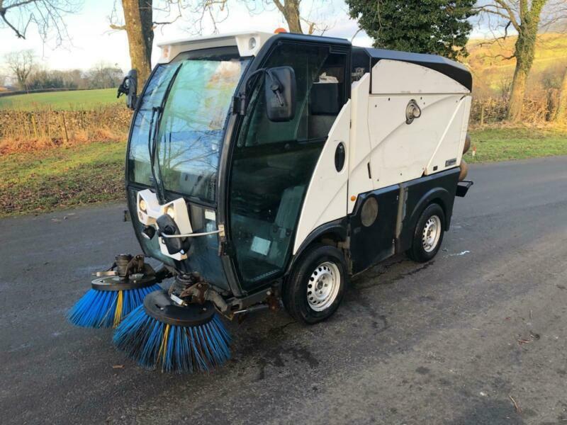 ** SALE ** JOHNSTON SWEEPERS C101 COMPACT ROAD SWEEPER 1 OWNER WELL