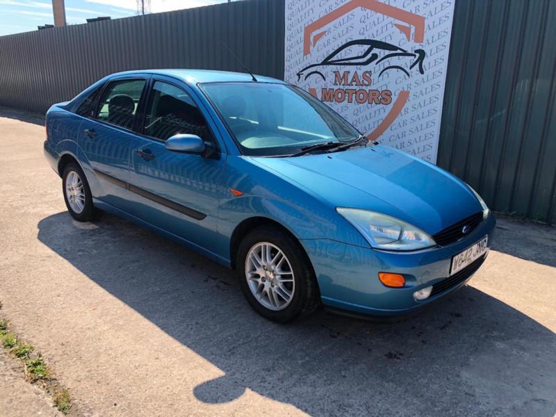 Saloon ford focus