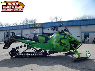 2017 Arctic Cat® M 8000 Mountain Cat (153) Green