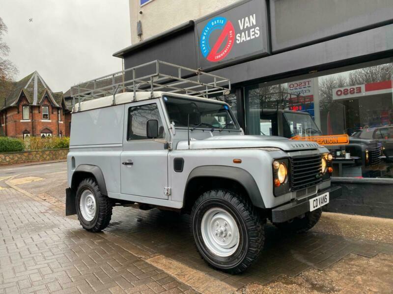 2009/09 Land Rover Defender 90 2.4TDCI Hard Top 4x4 in StokeonTrent