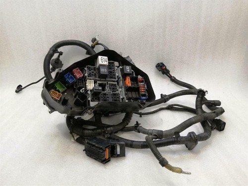 PORSCHE CAYENNE 958 92A Engine Bay Fuse Box 7P5971072AL Sicherungskasten
