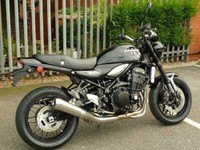 Kawasaki Z900RS Metallic Diablo Black 2020 Model