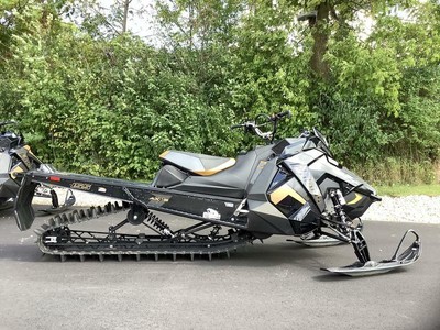 2019 Polaris® 850 SKS 155 SC Select Black/Gold