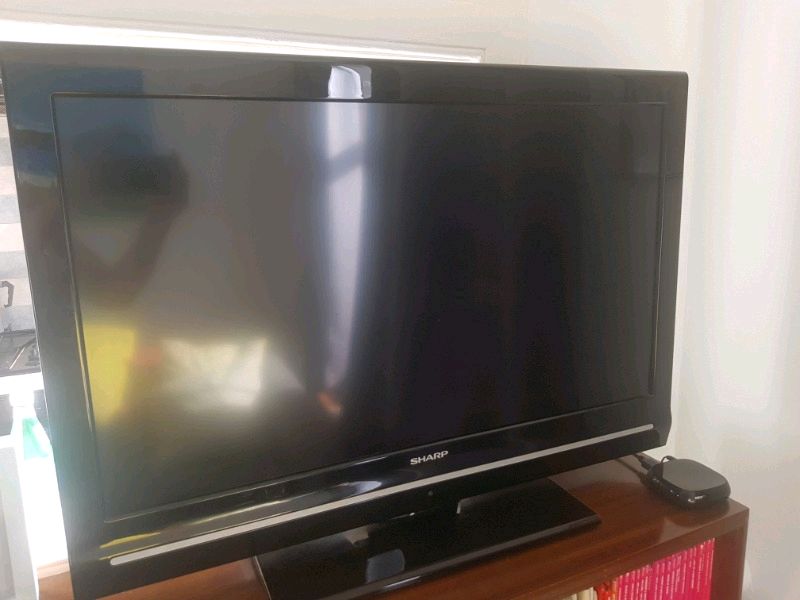 32 inch Sharp LCD TV in Meadows, Edinburgh Gumtree