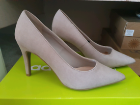 Ladies Size 3 grey suede high heels
