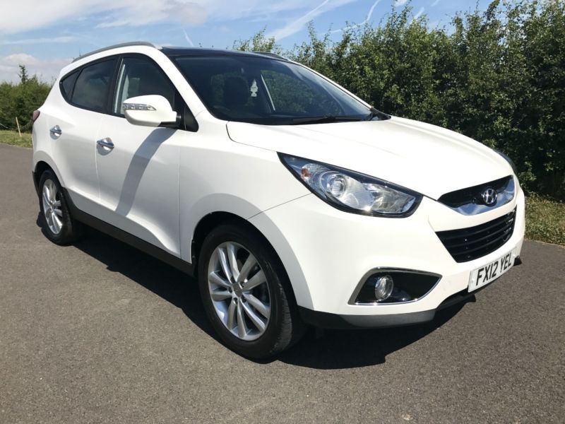 2012 HYUNDAI IX35 2.0 CRDi PREMIUM ESTATE DIESEL WHITE *6X SERVICE STAMPS* | in Solihull, West