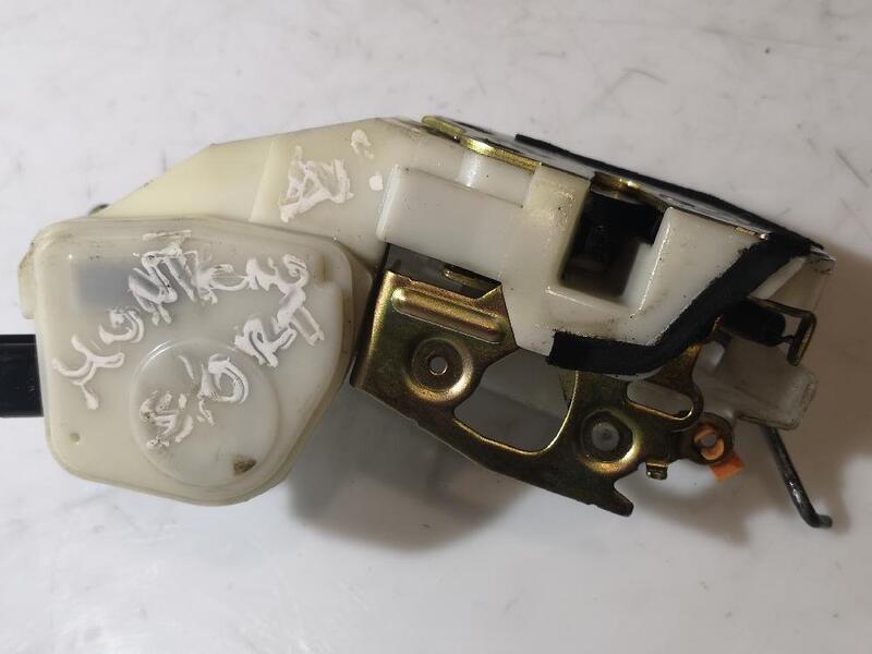 写真 front door lock lh for MITSUBISHI MONTERO SPORT (K90) 1998