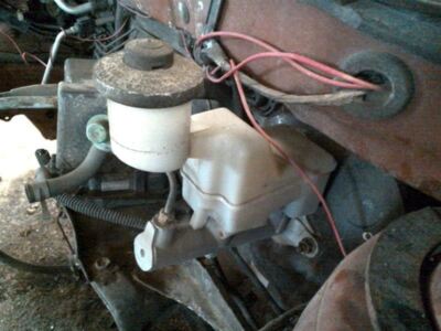 mam XTevu Clutch Master Cylinder Replacement 21526773670
