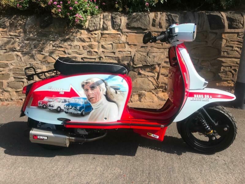 TL 189cc 200 4VTV Dual Colour Scooter 200 4VTV Dual Colour in