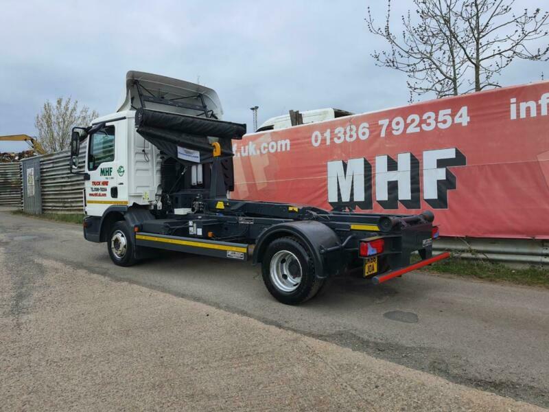 Hooklift for sale in UK 56 secondhand Hooklifts