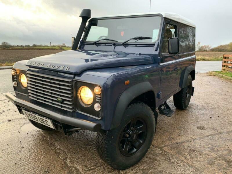 Land rover defender 2009
