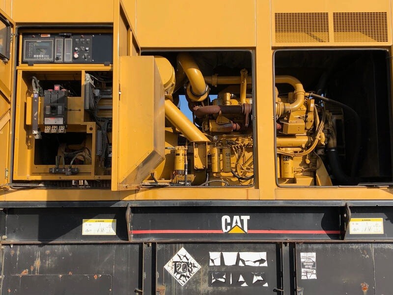 (2000) 750 KW Caterpillar 3412 Diesel Generator 1091 Hours