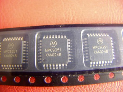 MPC9351FA   Low Voltage 2.5V AND 3.3V  PLL Clock Driver  LQFP32 MOTOROLA