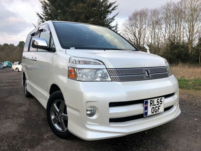 Toyota noah 2006