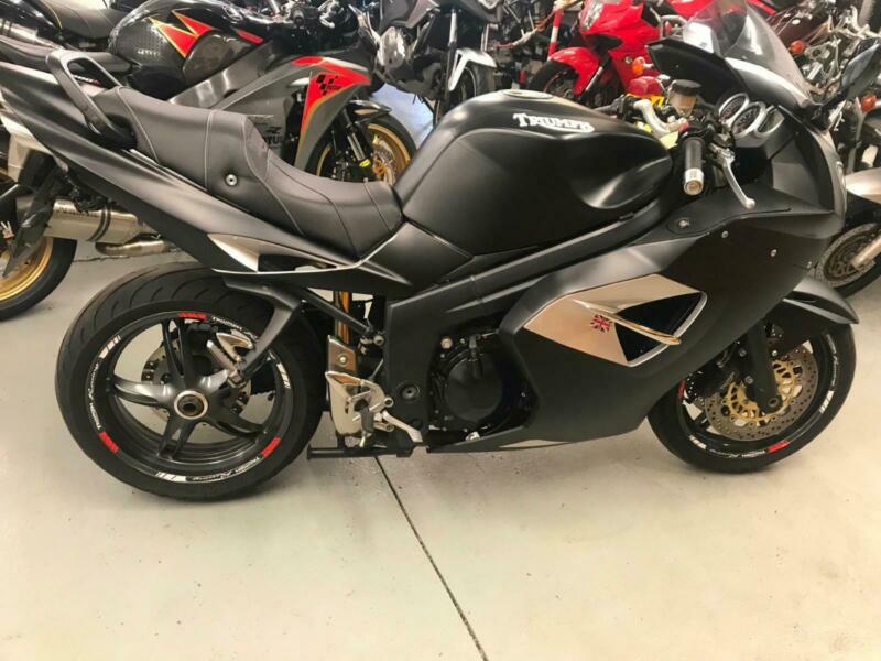 2009 triumph sprint st 1050