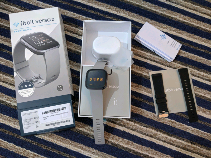 fitbit versa 2 tracker