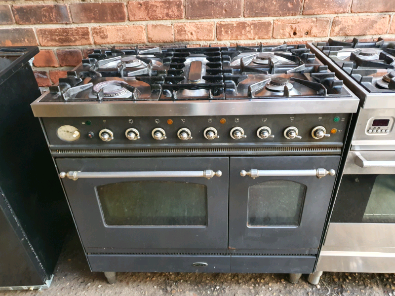 Britannia 90cm range gas cooker and electric oven in West Bridgford