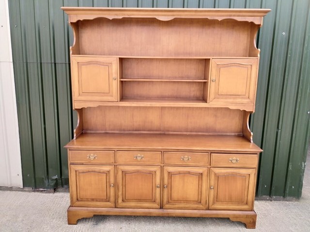 Large Stag Madrigal Dresser No Offers In Pinchbeck Lincolnshire