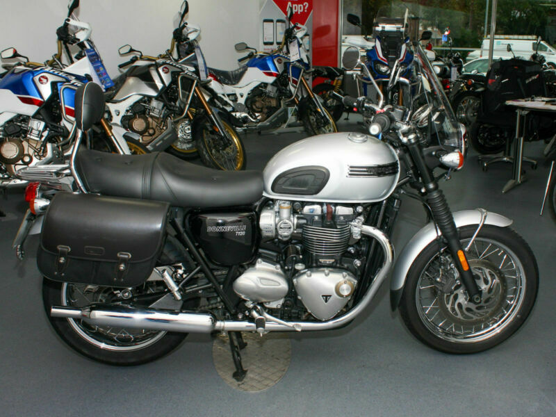 thruxton r panniers