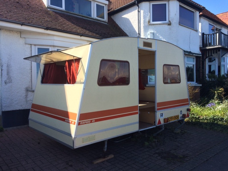 Nissan caravan 1984