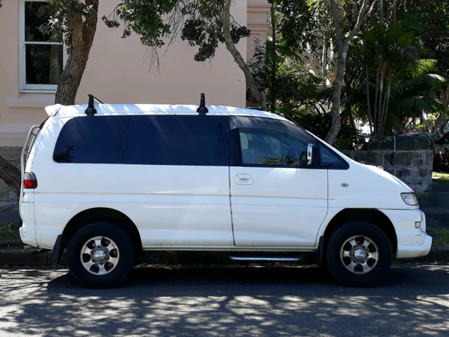 Mitsubishi delica 2006