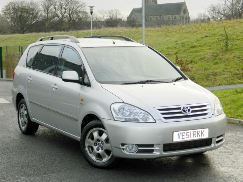 Toyota avensis verso 2002