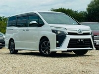TOYOTA VOXY 2.0 PETROL AUTOMATIC FRESH IMPORT ULEZ FREE