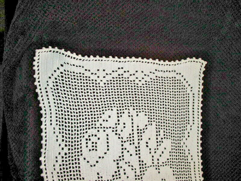 VINTAGE ANTIQUE HAND CROCHETED OFF WHITE ROSES FILET CROCHET DOILY 14