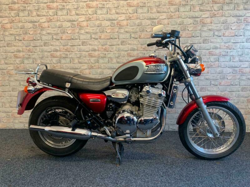 triumph thunderbird 900 oil type