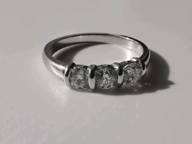 £3,400 valued three diamond ring