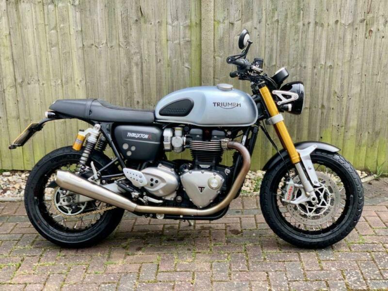 thruxton r vance and hines exhaust