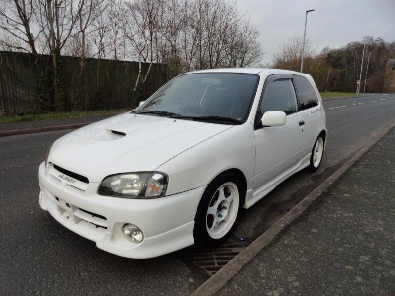 Toyota starlet glanza v