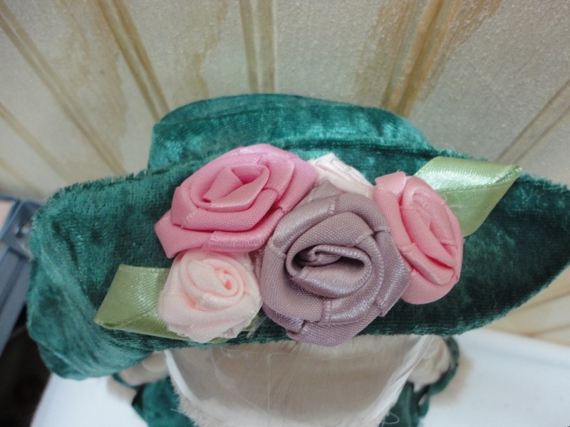 VTG. Precious Moments Composite Doll - Green Velvet Dress Beautiful - 2003 w/Tag