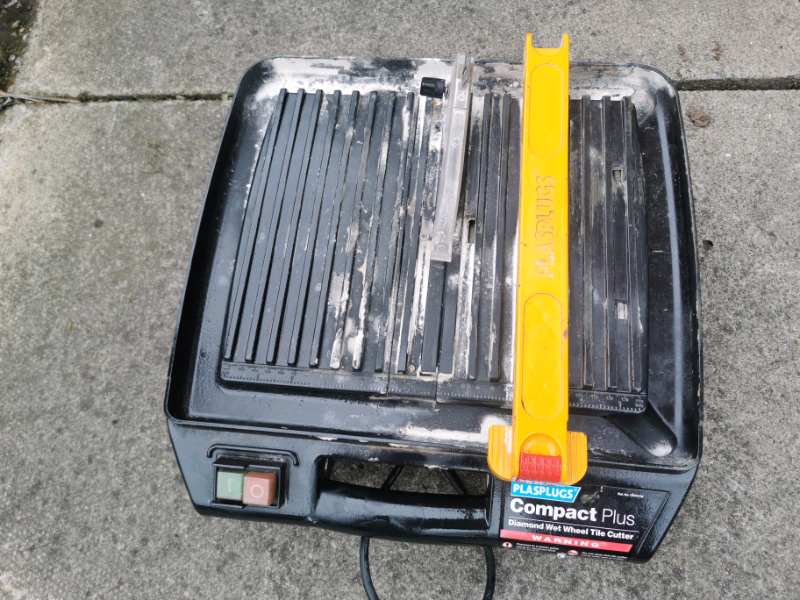 Plasplugs compact plus diamond wet wheel tile cutter in Walton
